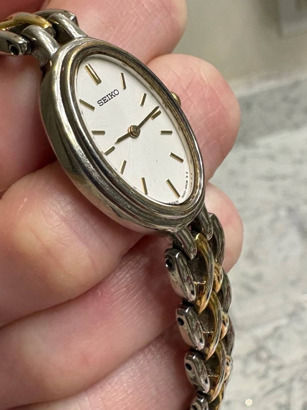 Vintage Seiko Two-Tone Oval Women's Bracelet Watch - White Dial